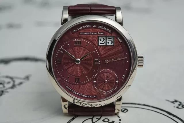 This steel case replica A. Lange & Söhne watch presented us a delicate guilloché dial and all the classical features of Lange 1, more highlighting the vintage feeling