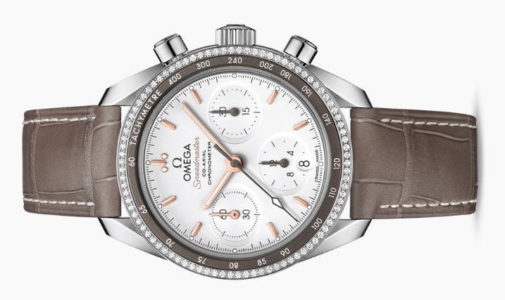 The white dials copy watches are decorated with diamonds.